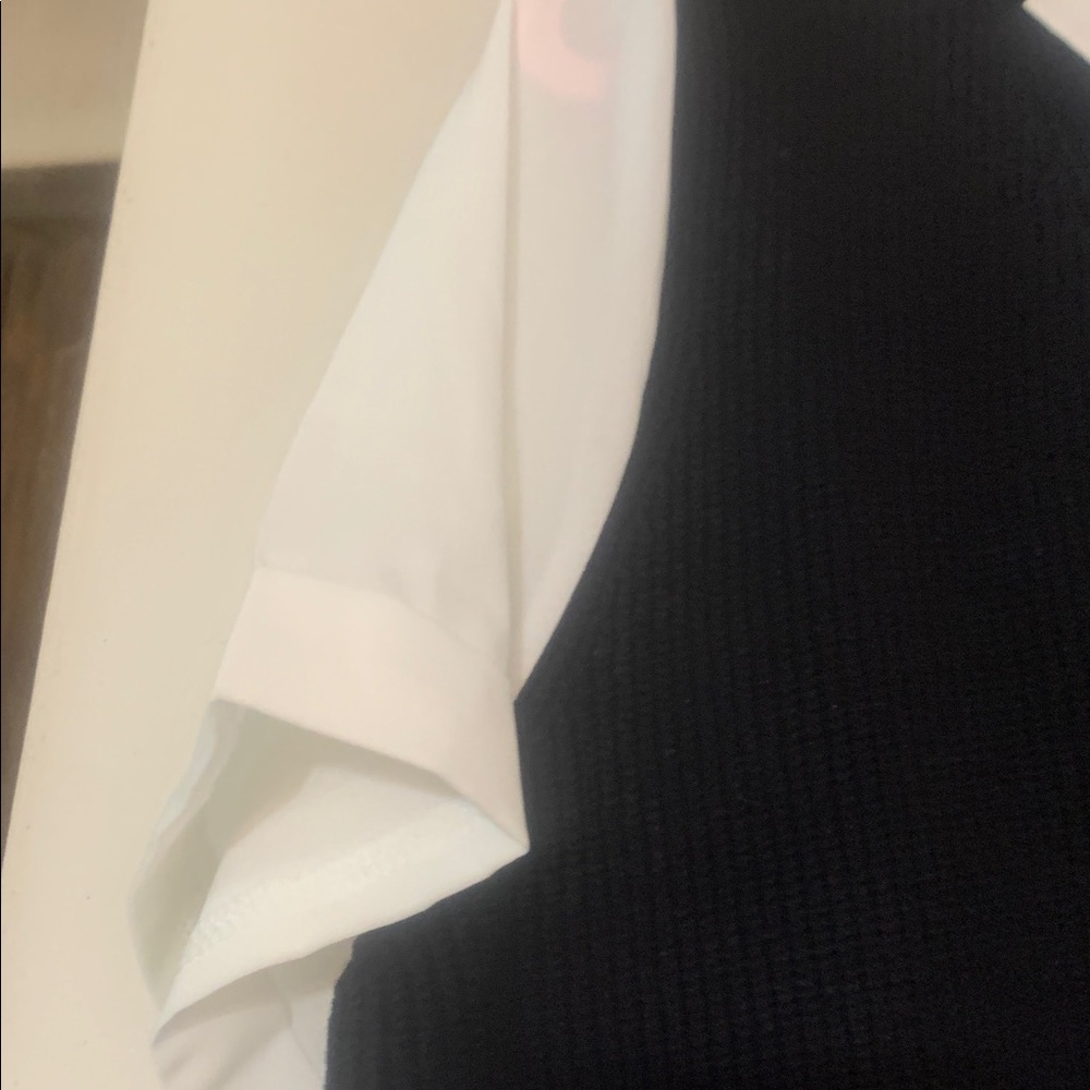 Black Knit Collared vest with White Collar(spare room) - Picture 4 of 5